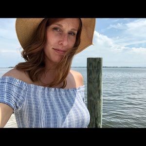 Meet your Posher, Abby